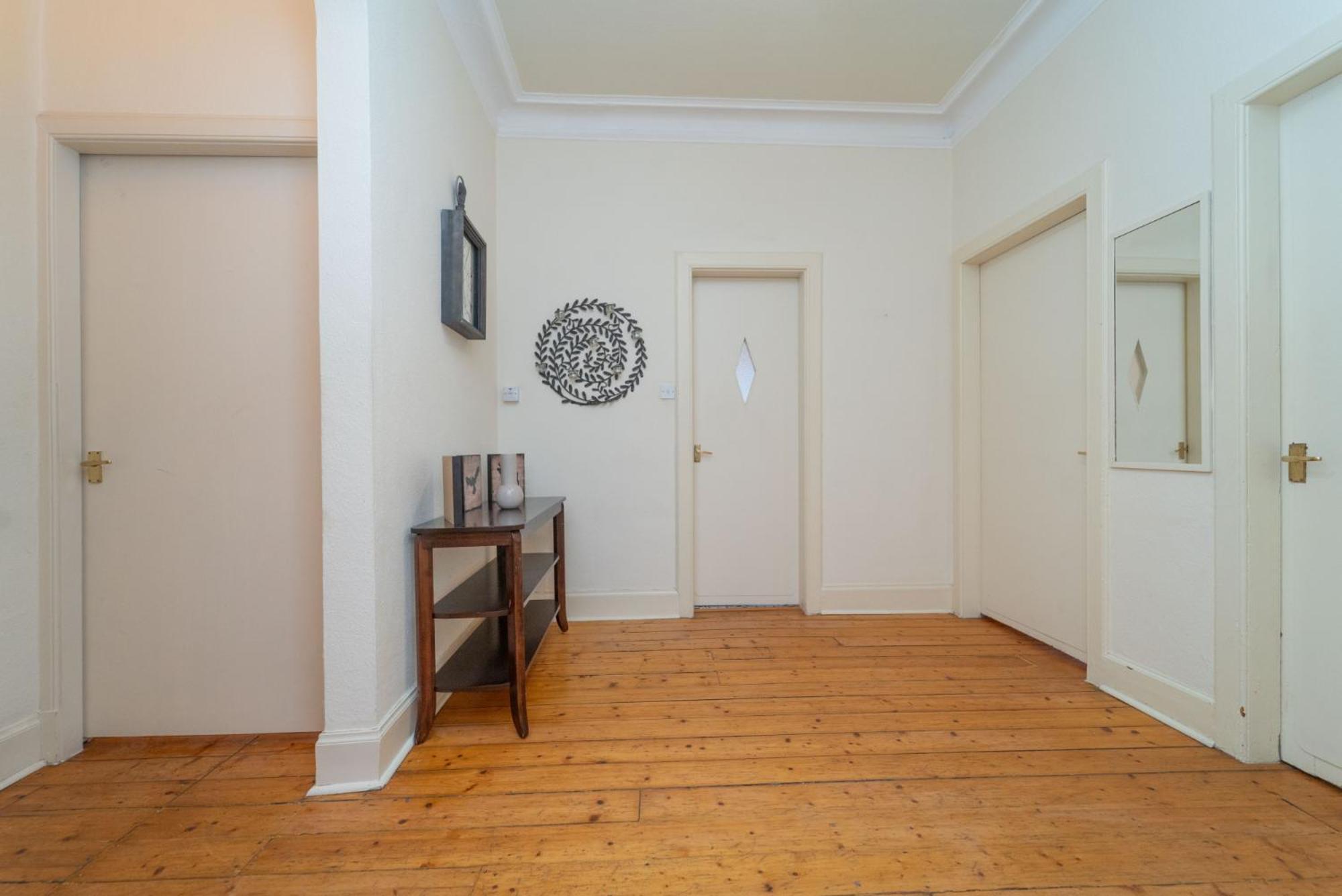 Large City Corner Apartment EDI Buitenkant foto