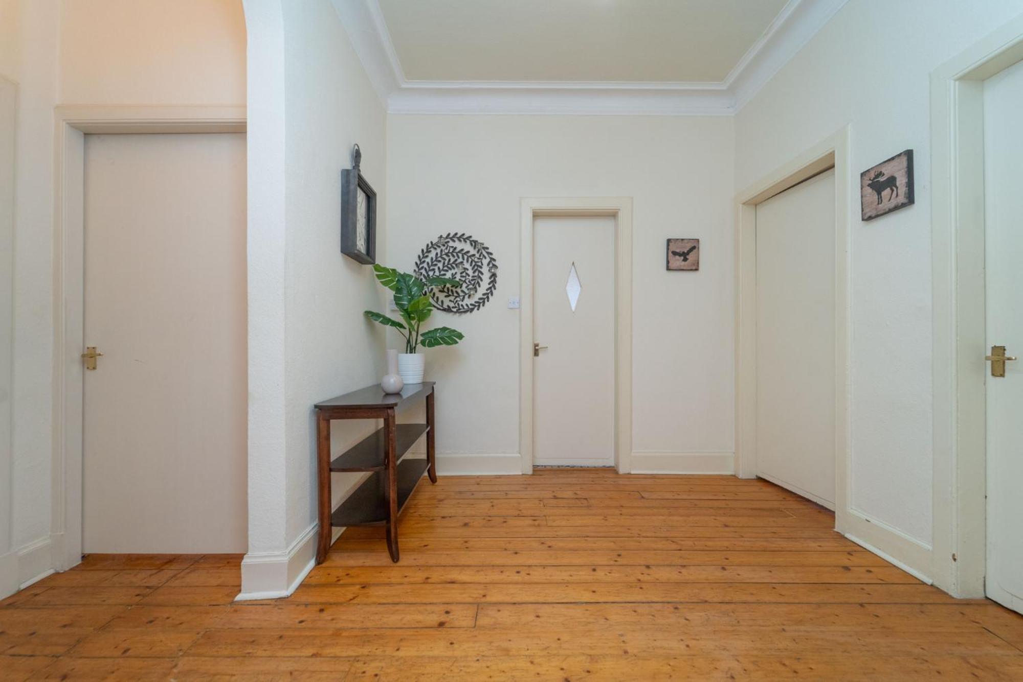 Large City Corner Apartment EDI Buitenkant foto