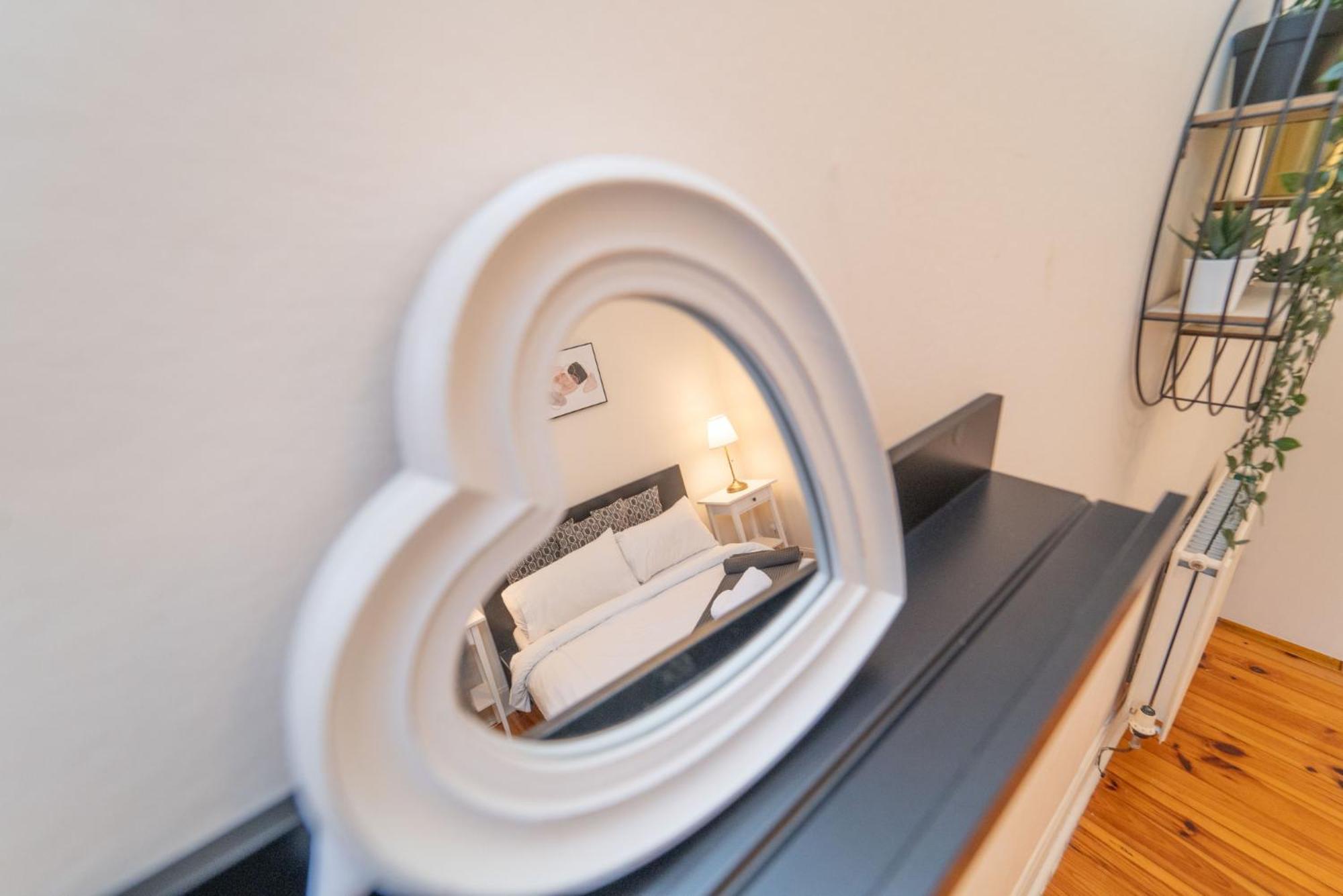 Large City Corner Apartment EDI Buitenkant foto