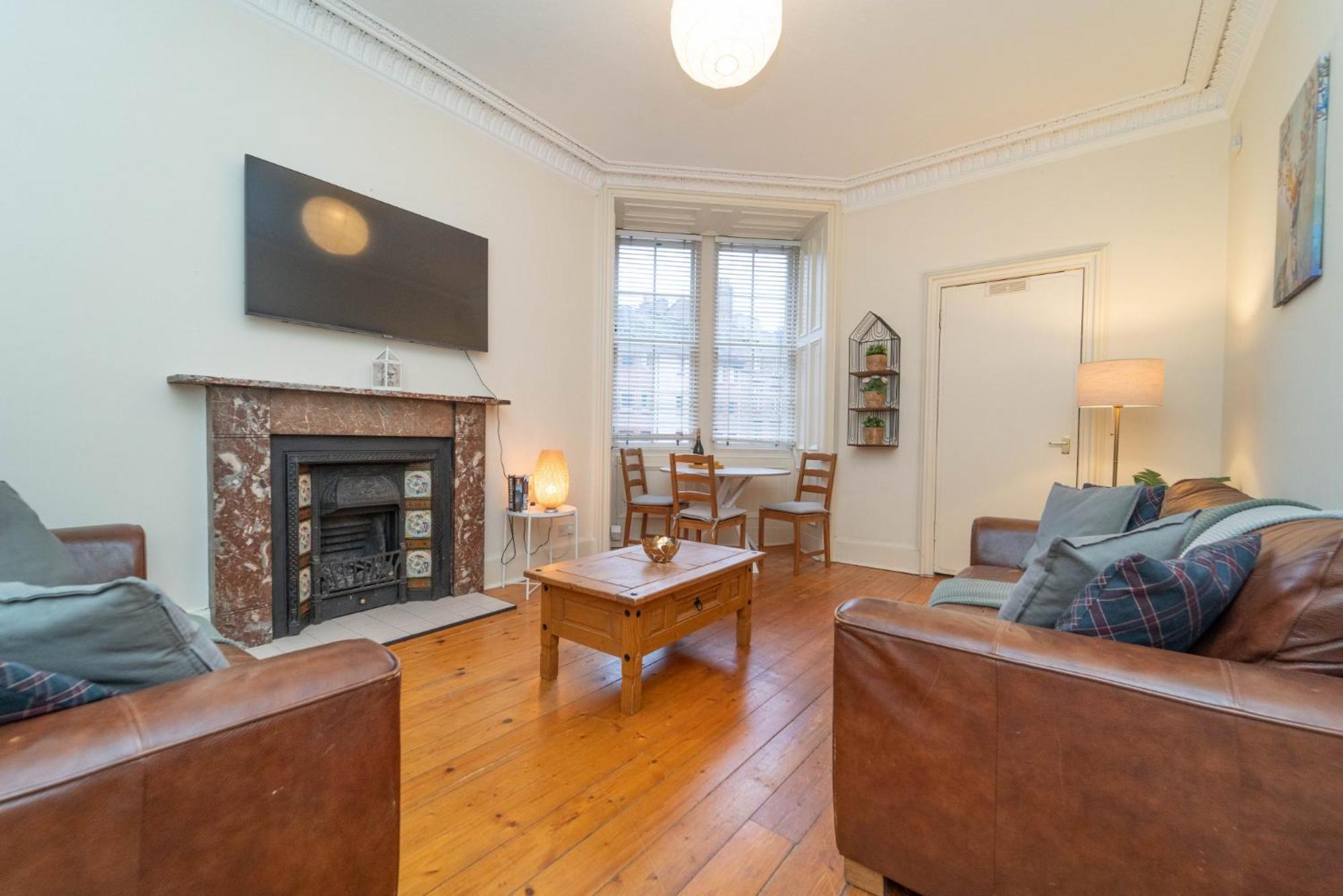 Large City Corner Apartment EDI Buitenkant foto